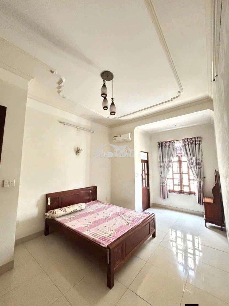 Cho thuê nhà 240m2 có 6 phòng, 5wc gần chợ xóm vắng dĩ an - 3