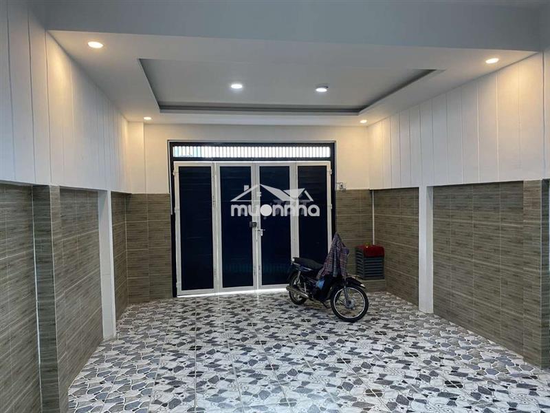 Nhà mới 1 trệt 2 lầu sân thượng 5,5x20m 3 phòng hẻm 1545 lê văn lương
