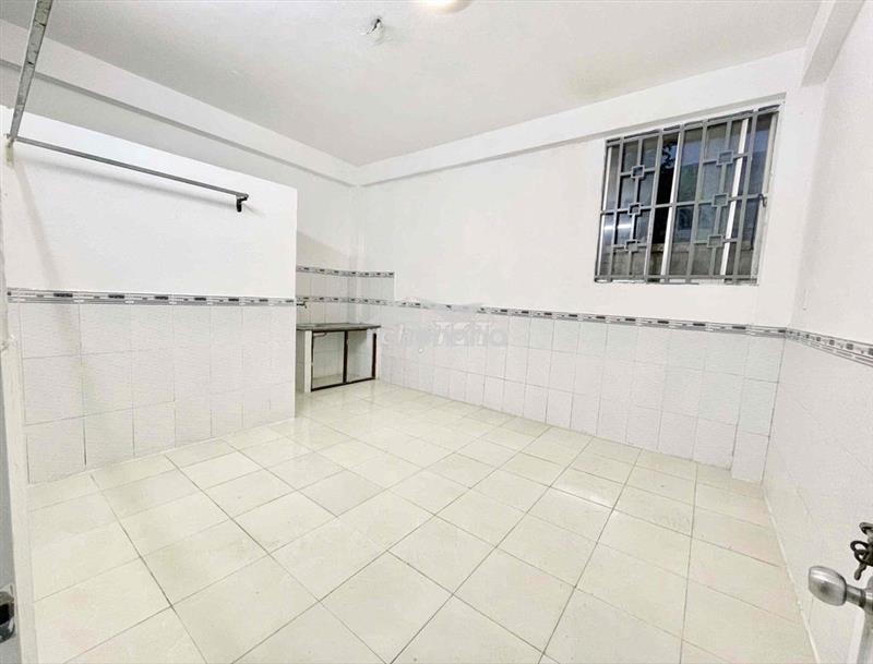 Cho thuê phòng stuido cửa sổ trời giá rẻ tân phú gần đh công thương