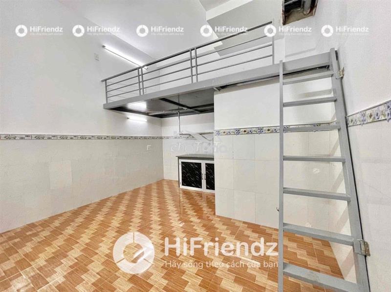 Phòng trọ có gác giá rẻ ngay ngã tư bốn xã gần đầm sen - hoà bình