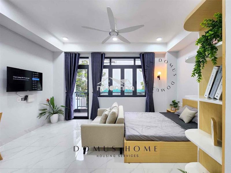 Phòng ban công siêu thoáng_ngay vòng xoay dân chủ _ giá cả hợp lý