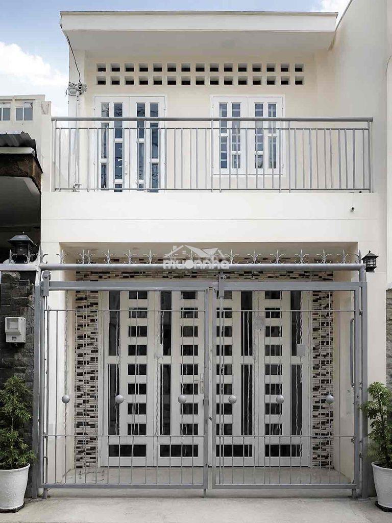 Chính chủ cho thuê nhà rộng 100m2 4pn 3wc hẻm oto ngay 453 lvs q3