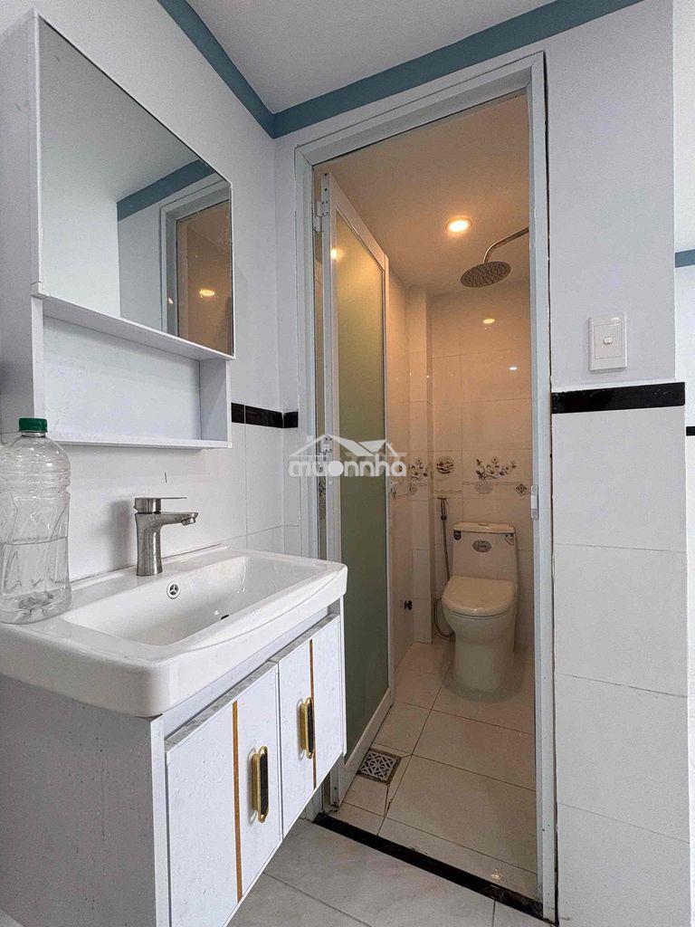 Nhà bà điểm - 2