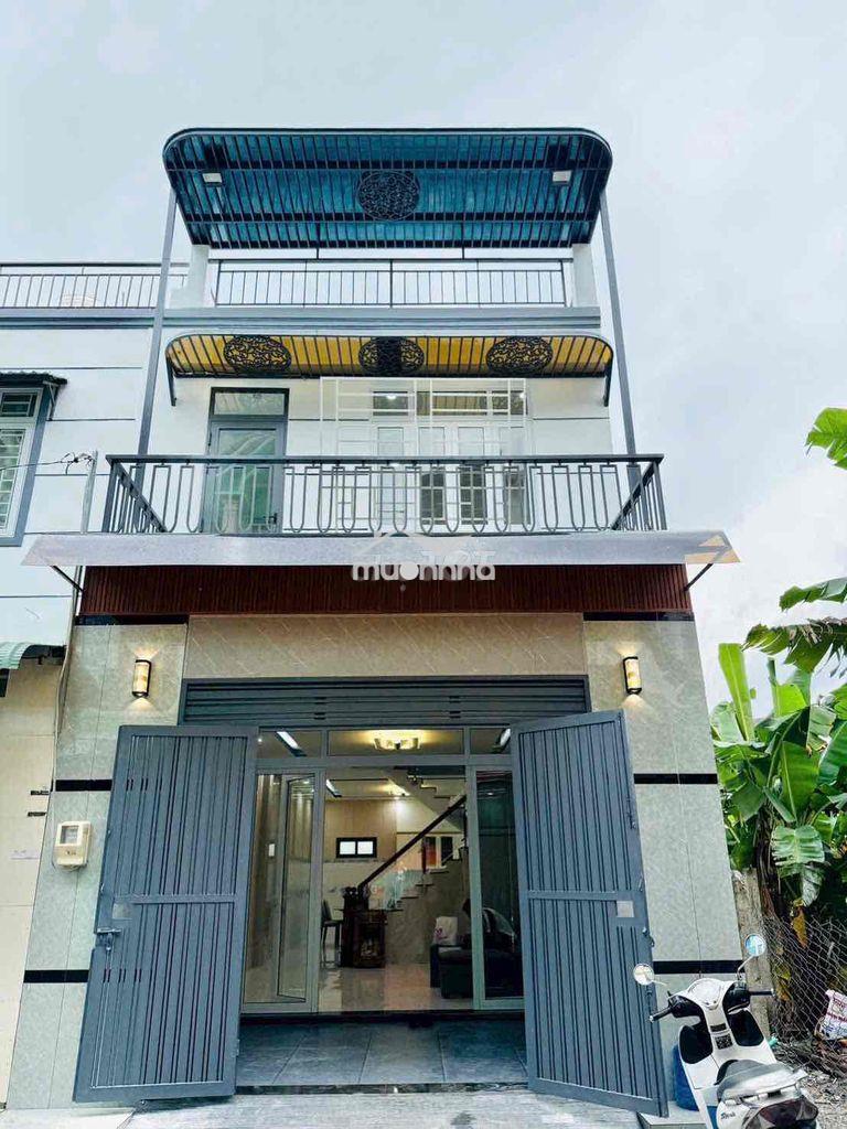 Nhà gần ngã tư ga. trệt 2 lầu 4pn 3wc ( sẵn nội thất )
