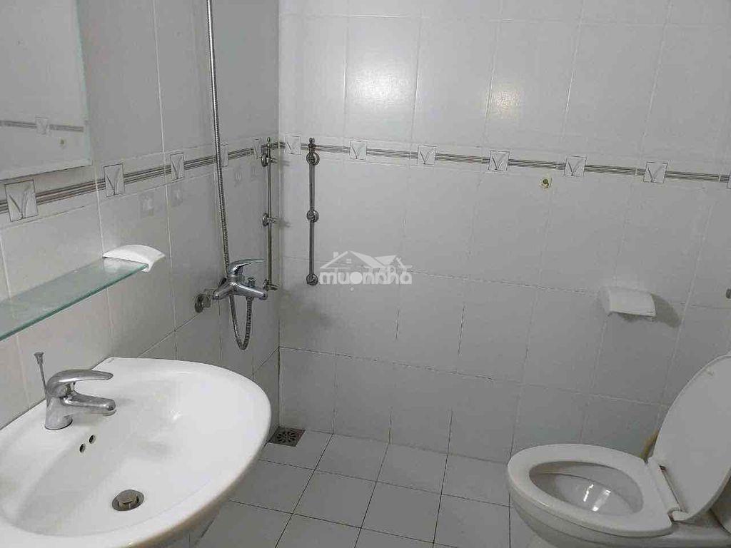 Ở ghép căn 2pn - chung cư hoàng kim - mỗi người 1pn riêng - 2
