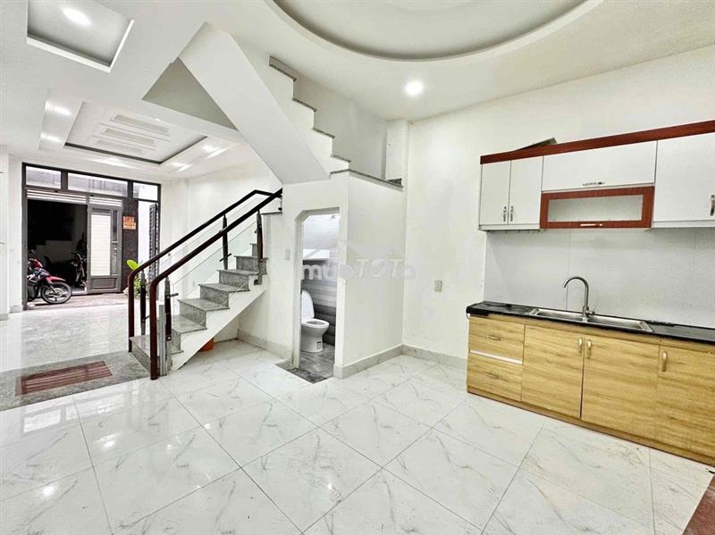 Cho thuê nhà nguyên căn 4pn 3toilet gần ngay chợ phạm văn hai