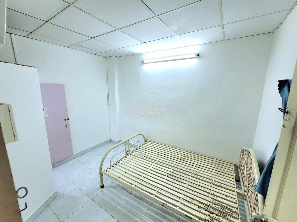 Phòng máy lạnh sau chợ tân bình, giáp q10, an ninh tốt, nhà xe riêng. - 2
