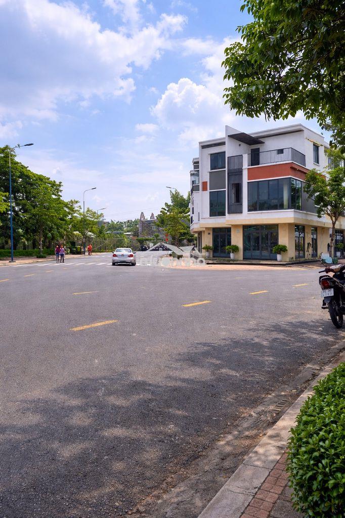 Hiếm! nhà góc 2 mặt tiền đường thông 15m giá đầu tư chỉ 3.85 tỷ  - 2