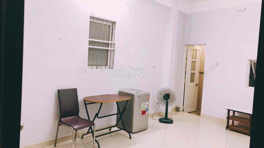 Chính chủ cho thuê phòng 419 cmt8 q.10 hxh ngay viettel giá 3,4tr ạ. - 2