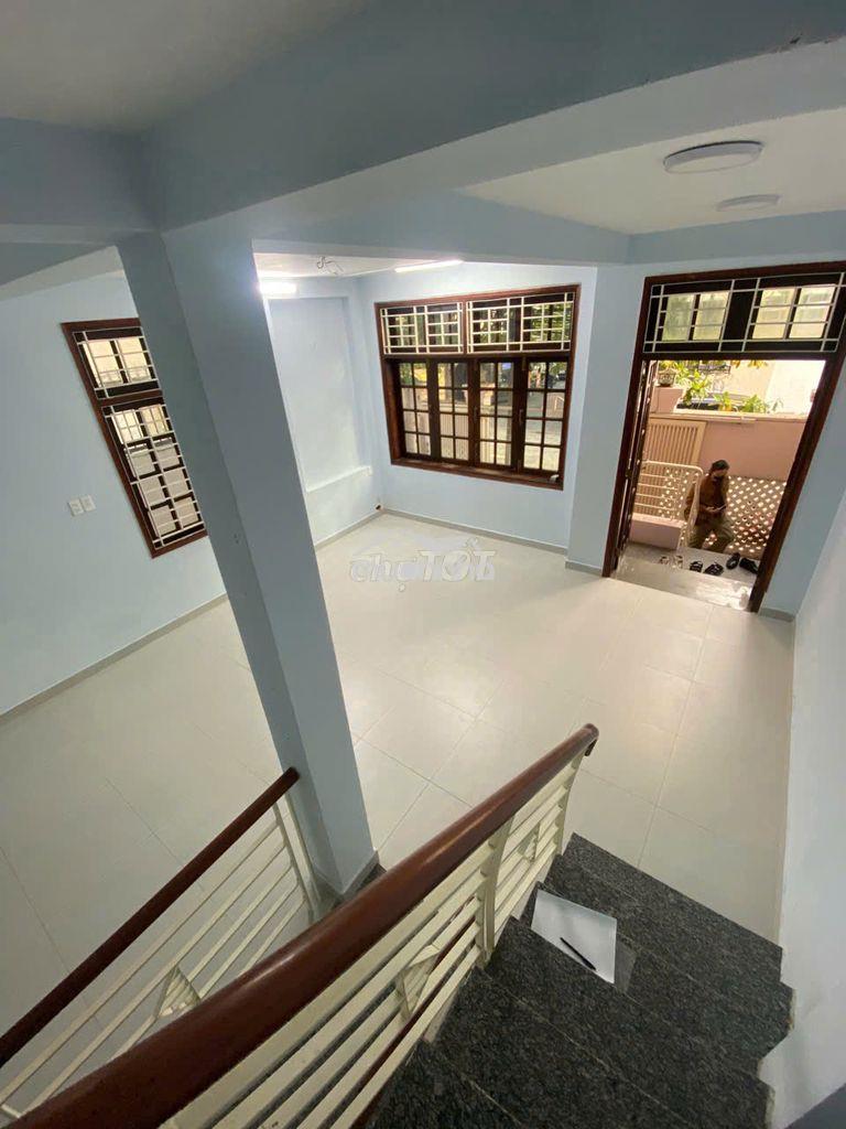 Cho thuê nhà nguyên căn 24/1a hoàng dư khương. dt: 7m x 20m, 2 lầu. st - 4