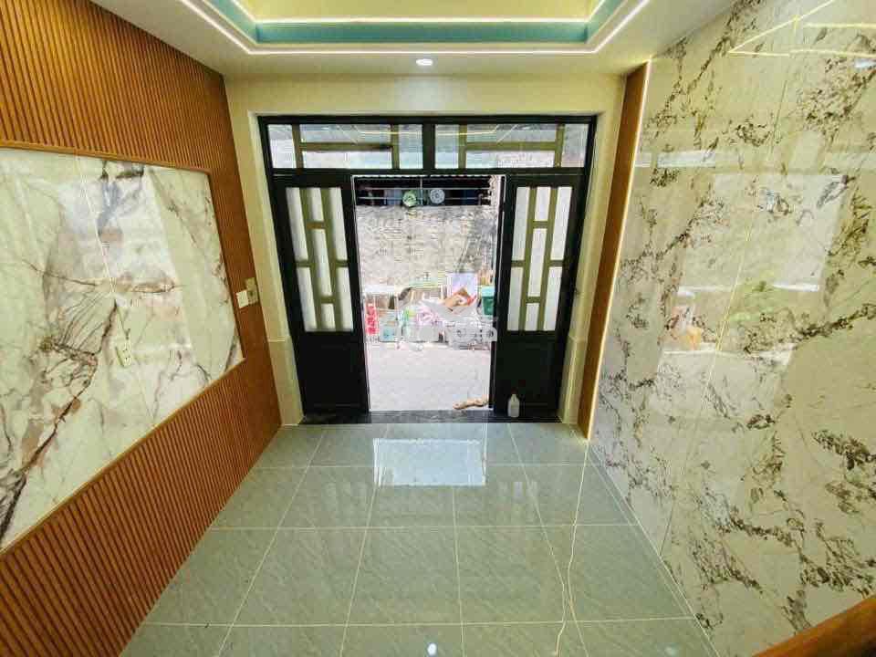 Nhà ngay ngã tư ga 3,3 x 10 nhà 2 lầu 3pn 3 wc - 3