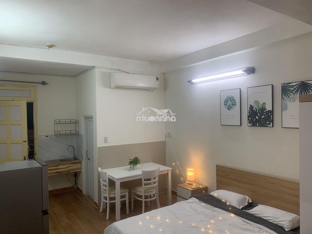 Phòng mới full nội thất trường sa giao với lê văn sỹ q3 - 2