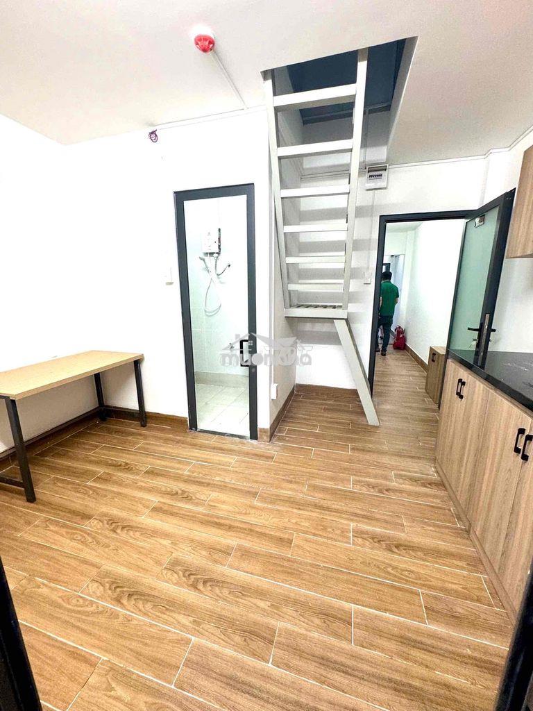 Căn hộ mini 30m2 1 trệt 1 gác cao, có 2 ban công thoáng | sát q1 - 2