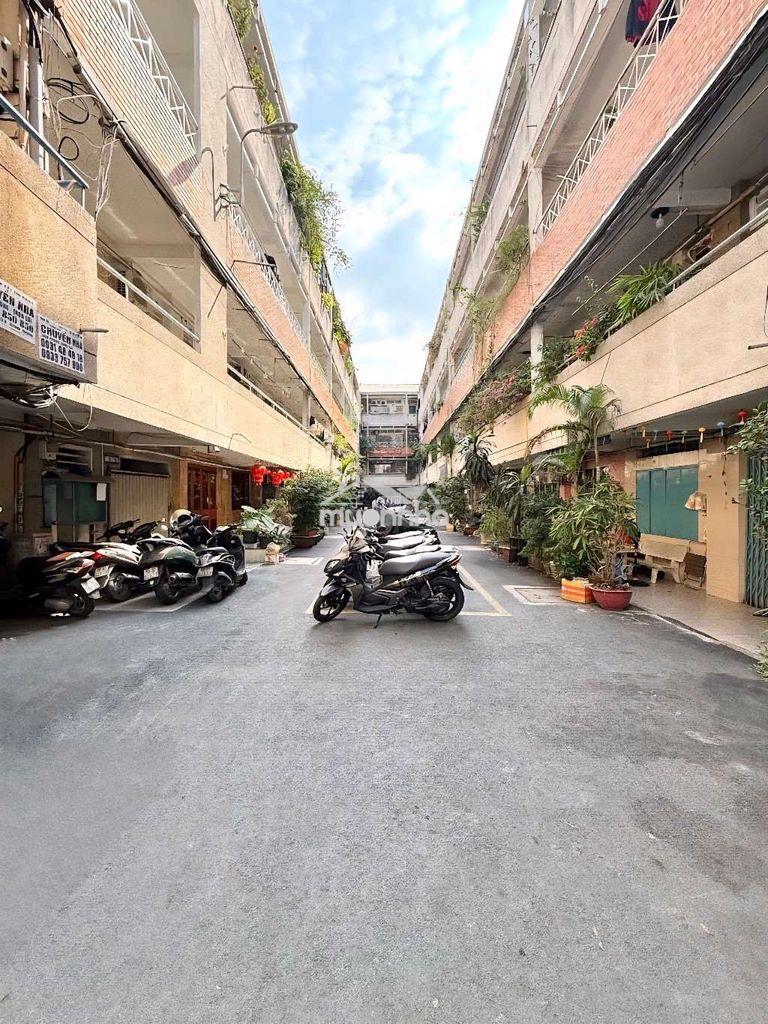 Chủ đổi nhà, bán chung cư ôtô đậusân (4mx14m =56m2): l2* giá 3,08 tỷ