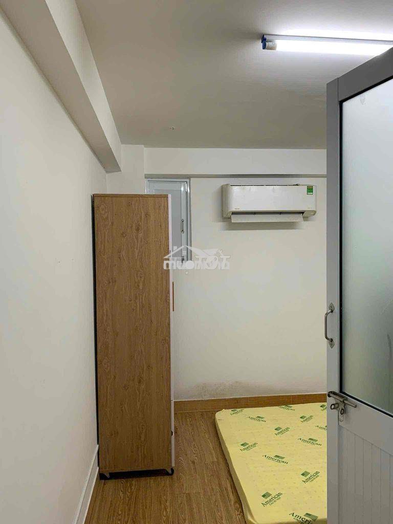Trống sẵn phòng lầu 2 cửa sổ đường 3/2. - 3