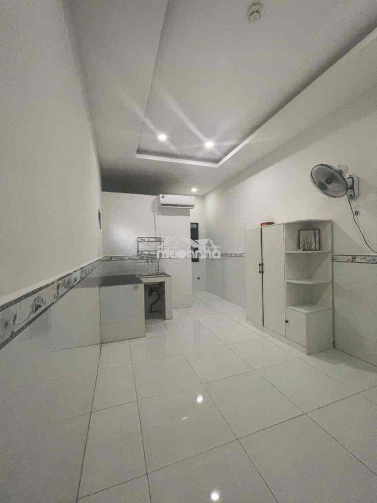 Phòng máy lạnh rộng 20m2, giờ giấc tự do trường chinh - 4
