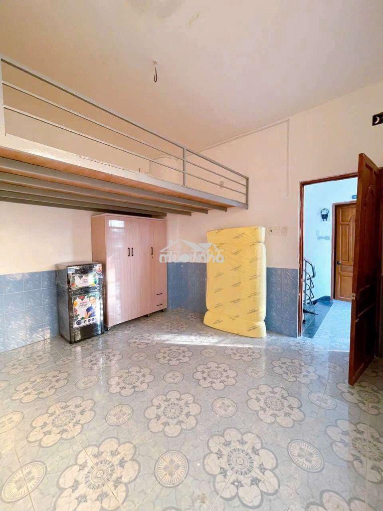 Ảnh thật,cho thê phòng to , ban công,gác lững, tolet riêng, bếp riêng - 3