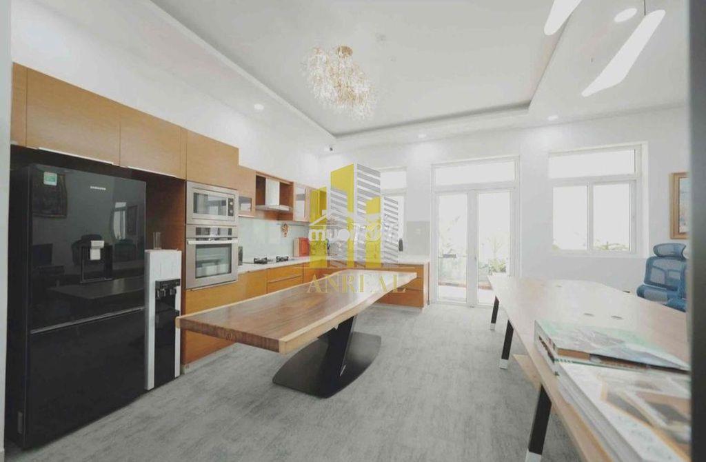 Cho thuê văn phòng full nội thất gần trần não - 350m2 giá 72 triệu - 4