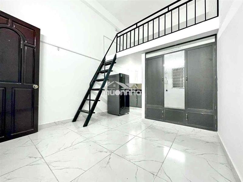 Duplex không giới hạn người và xe - gác cao không đụng đầu
