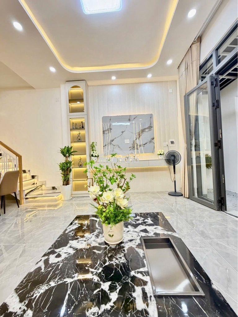 Nhà đẹp 3 tầng lại còn rẻ ,  huỳnh tấn phát , dt 45 5 9
