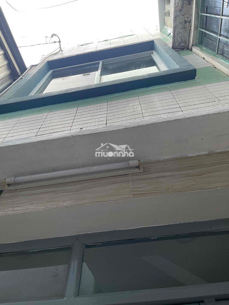 Nhà đẹp cần bán đường tôn đản f4q4