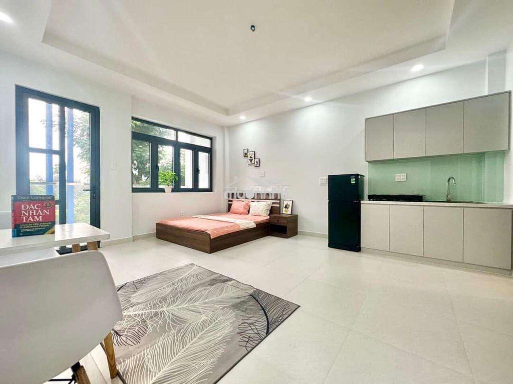 Cho thuê phòng sạch sẽ, bancon đủ nội thất, lê văn lương, chỉ 4tr3 - 3