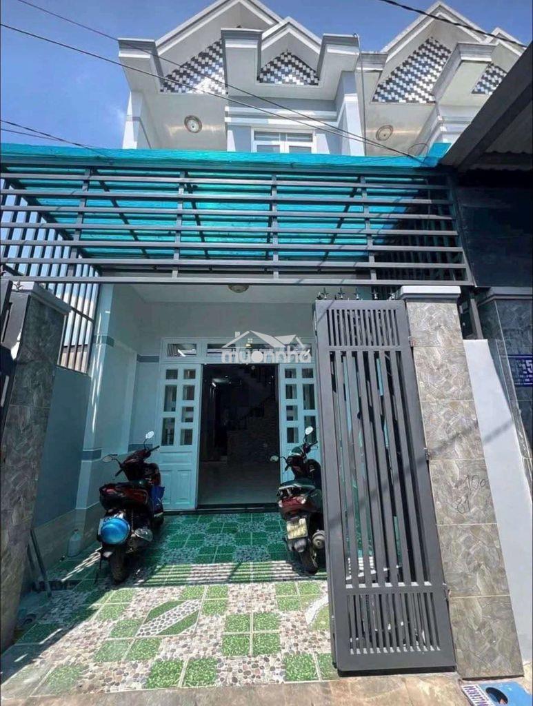 Nhà lầu dt 100m gần go dĩ an