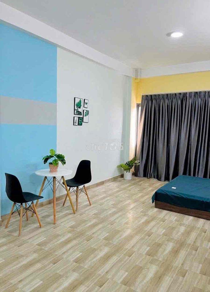 Phòng ban công full nội thất ngay bờ kè - 4