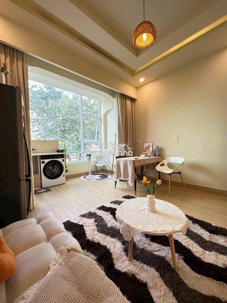 Studio cửa sổ thoáng mát ngay mặt tiền thống nhất - quang trung