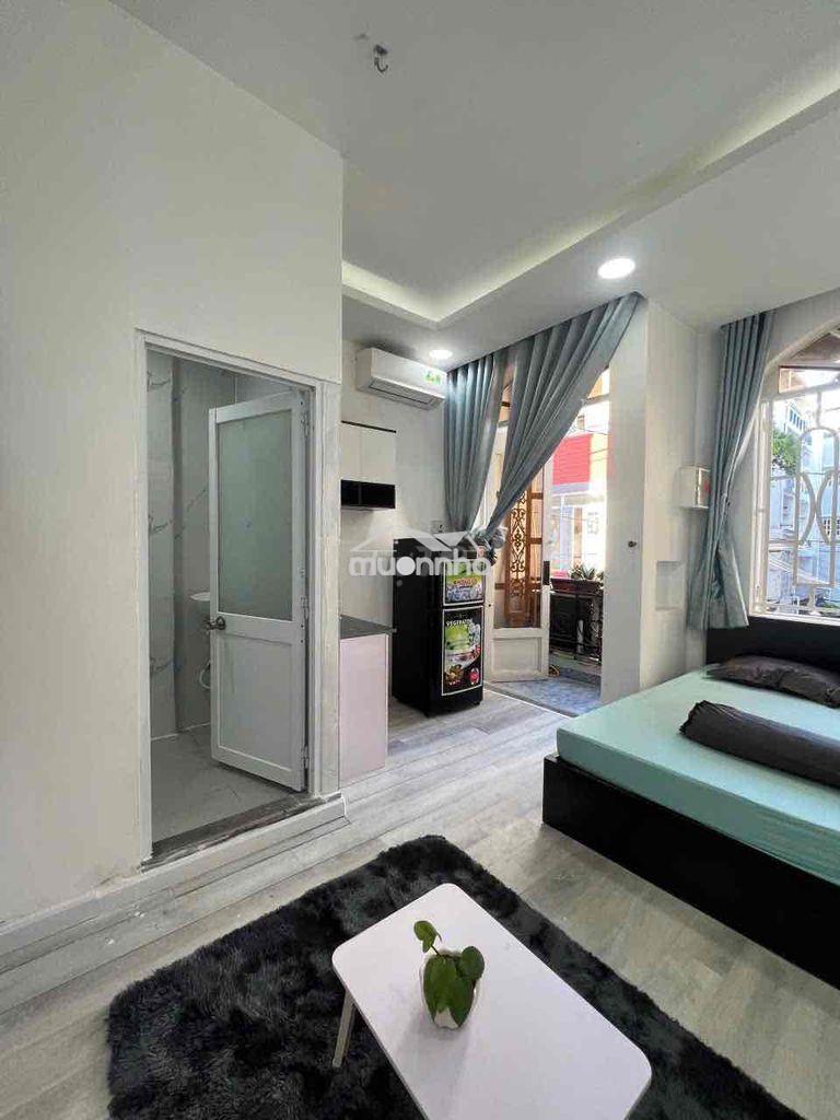 Cho thuê studio ban cổng cửa sổ trời lớn ngay sân bay - 3