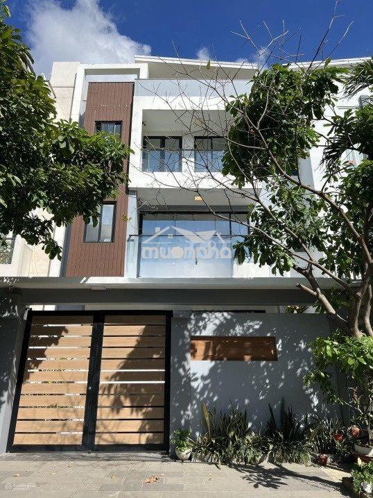 Cho thuê nhà phổ quang, p.2, q. tb, dt: 9x24m, 1 trệt  2 lầu - 2