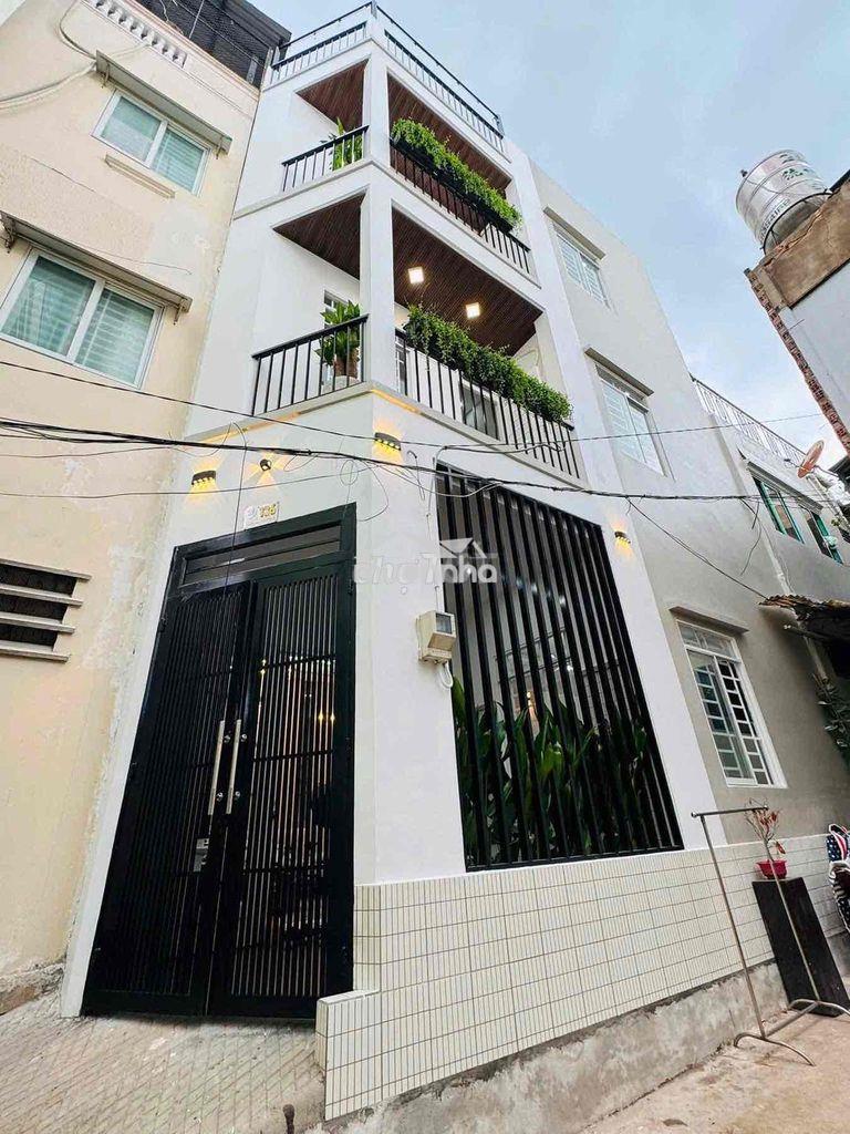 Nhà thiết kế hiện đại , sang trọng , vào ở ngay .