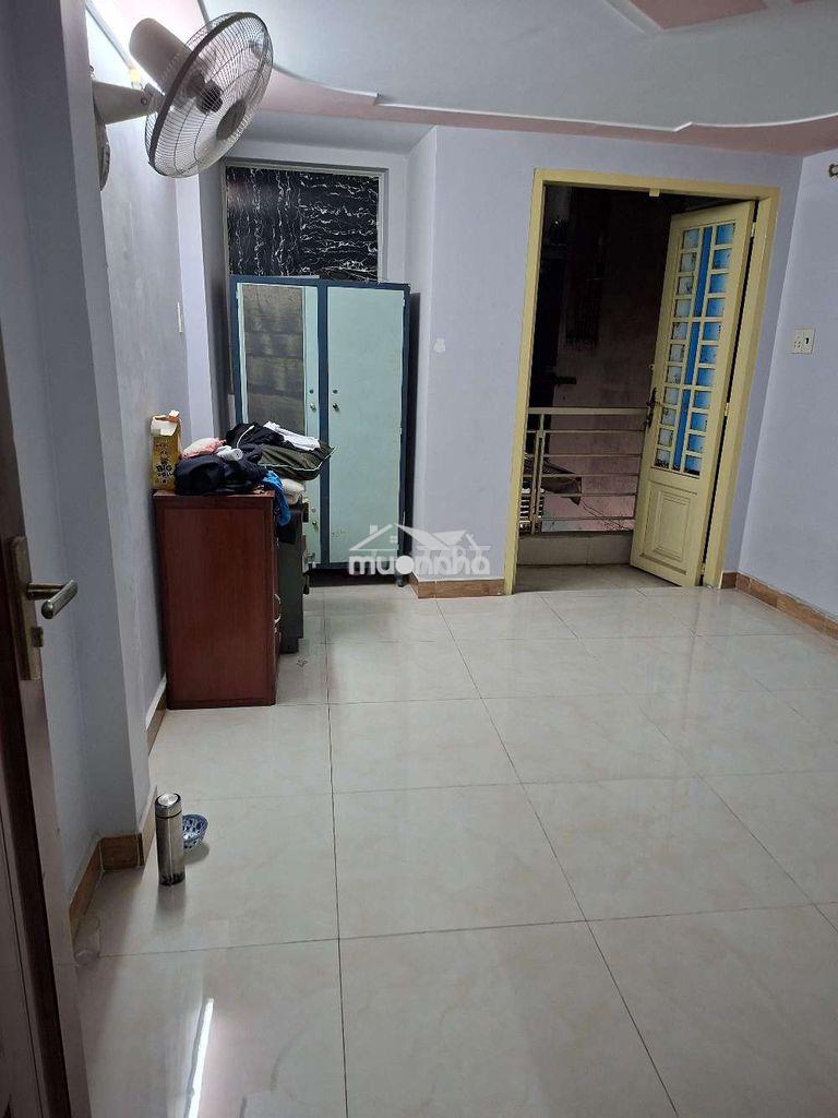 Hẻm 34/  trần quý p6q11 hcm