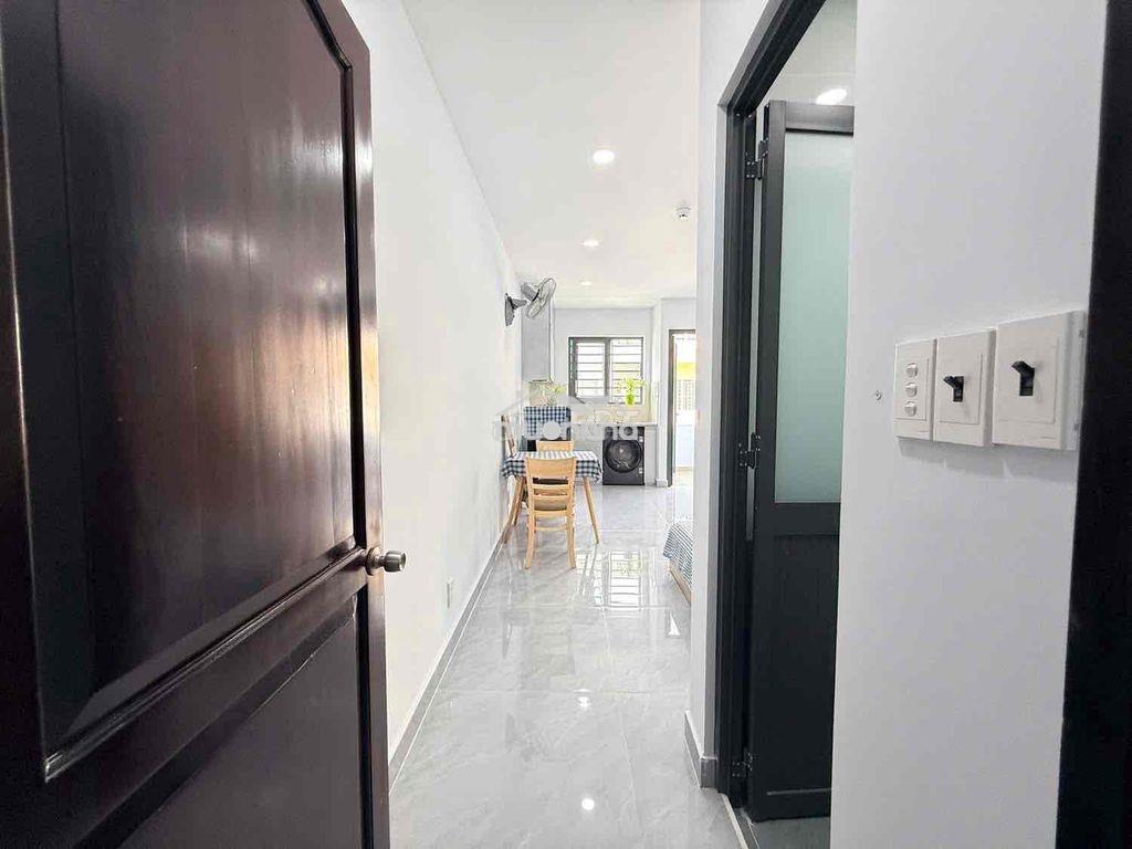 Căn hộ ban công rộng 40m2 có mgr ngay chợ hoàng hoang thám - khu k300 - 2