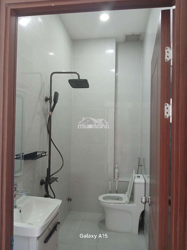 Cho thuê nguyên tầng 52m2 - hẻm xe hơi kế bên trường tiểu học - 2