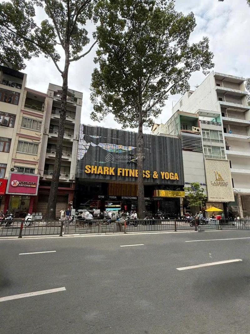 Đường 3/2, quậbán nhà mt ba tháng hai cao thắng, p11, q10. dt: 18x28m. nh:22m. gía bán 280 tỷ - 2