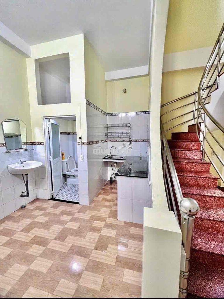 Cho thuê nhà 1 trệt 2 lầu 3pn 5x12m hẻm 60 lâm văn bền - 2