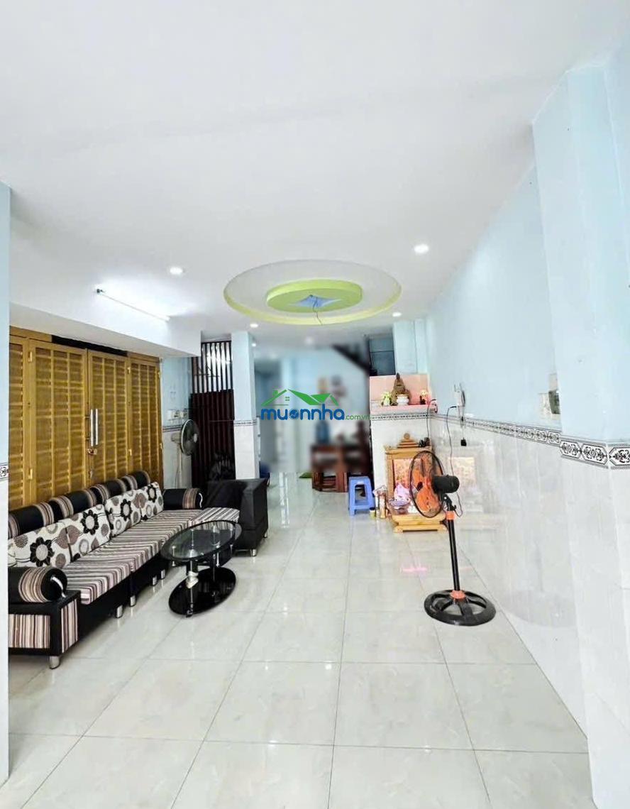 Nhà đẹp ở ngay - kdc nam hùng vương - 3 tầng - ngang 4m x 14m - đường 6m - chỉ 4,x tỷ - 4