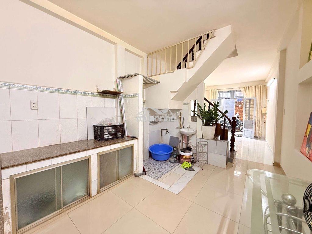 Bán nhà 2 tầng ở p11 - 31m² - nhỉnh 3 tỷ  - 3