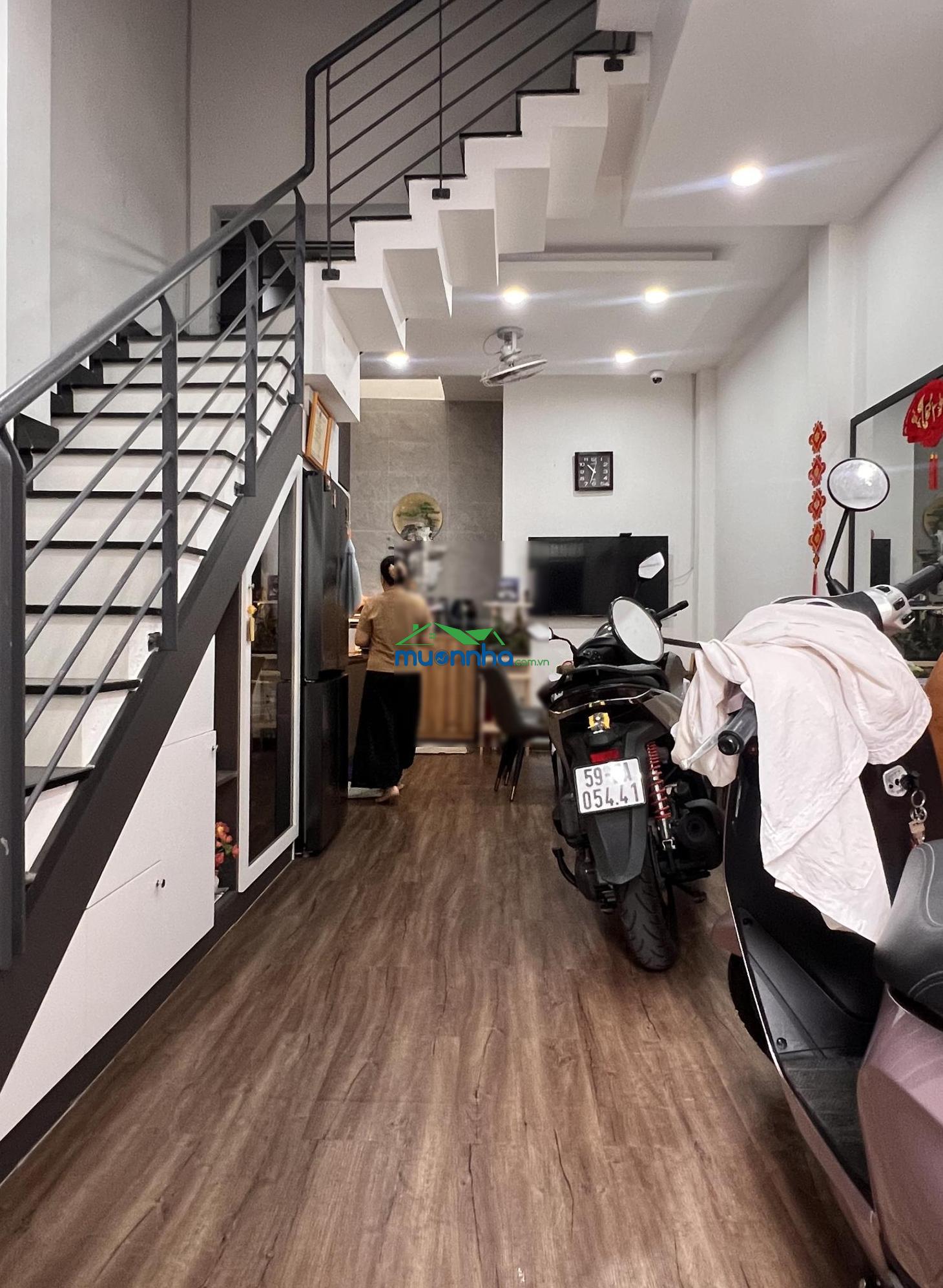 Nhà hiếm. bán nhanh, chỉ 4,5 tỷ. 40m² - 4 tầng - 4pn. sân thượng thoáng mát - 3