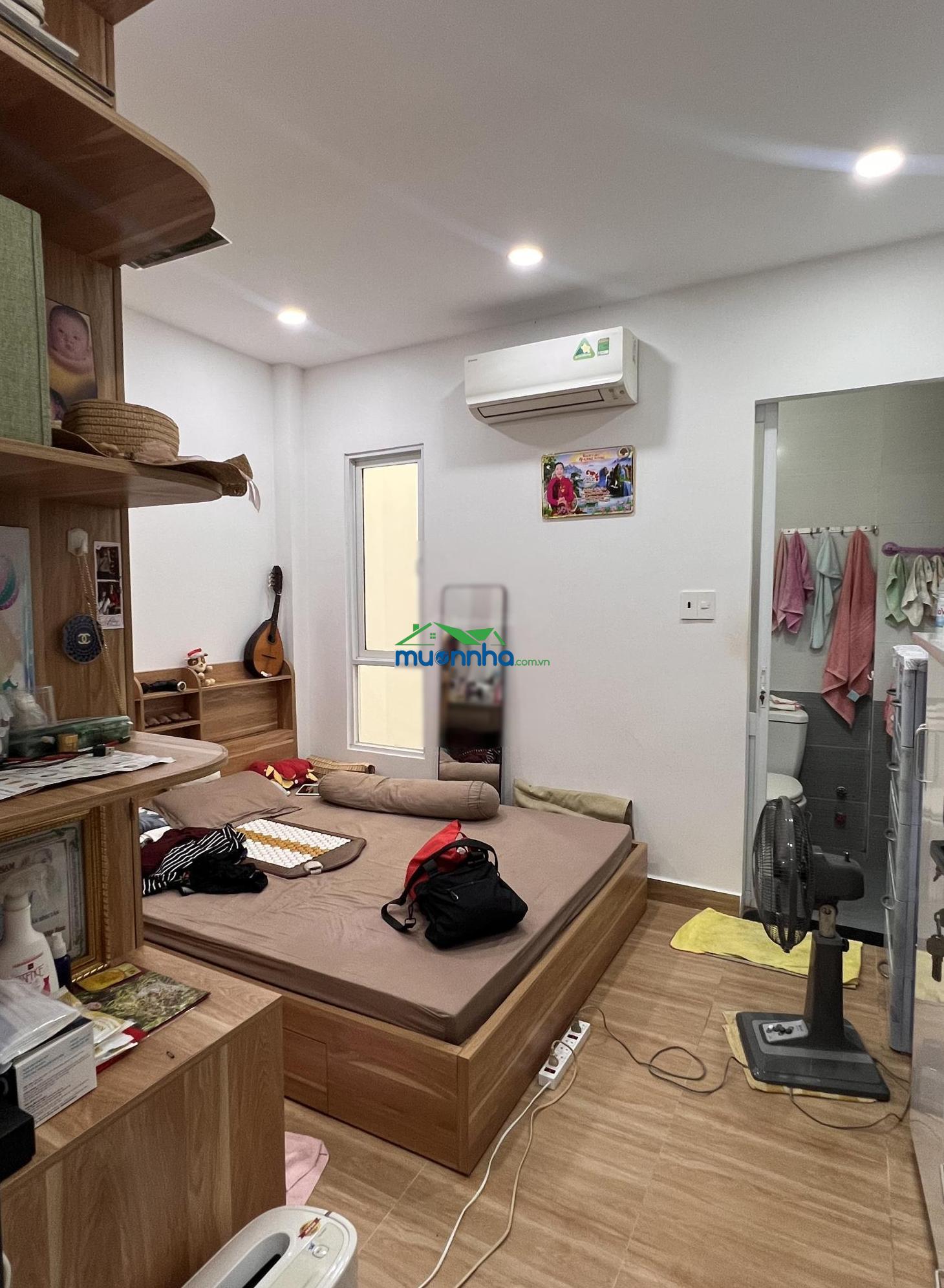 Nhà hiếm. bán nhanh, chỉ 4,5 tỷ. 40m² - 4 tầng - 4pn. sân thượng thoáng mát - 2