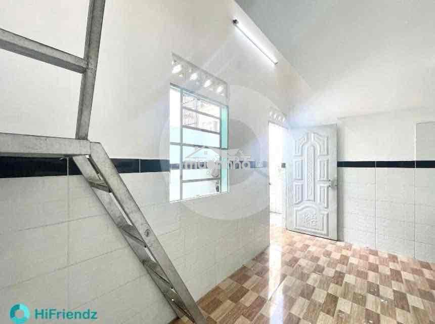 Cho thuê phòng dưới trệt,gác cao không đụng đầu ngay gần aeon tân phú - 3