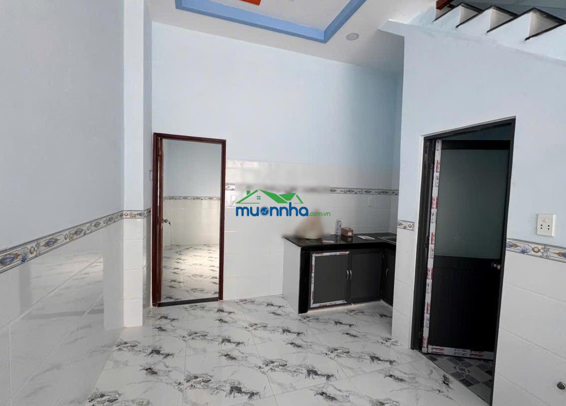 Cần bán gấp nhà 1 trệt + 1 lầu 4 + 12 giá 800 triệu . đường bê tông 6 m . trong khu dân cư đông an