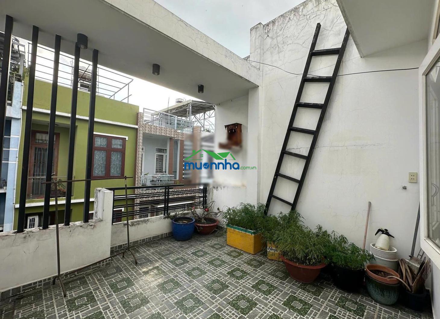 Nhà 1 trệt 2 lầu, ql13, giá 7,4 tỷ.