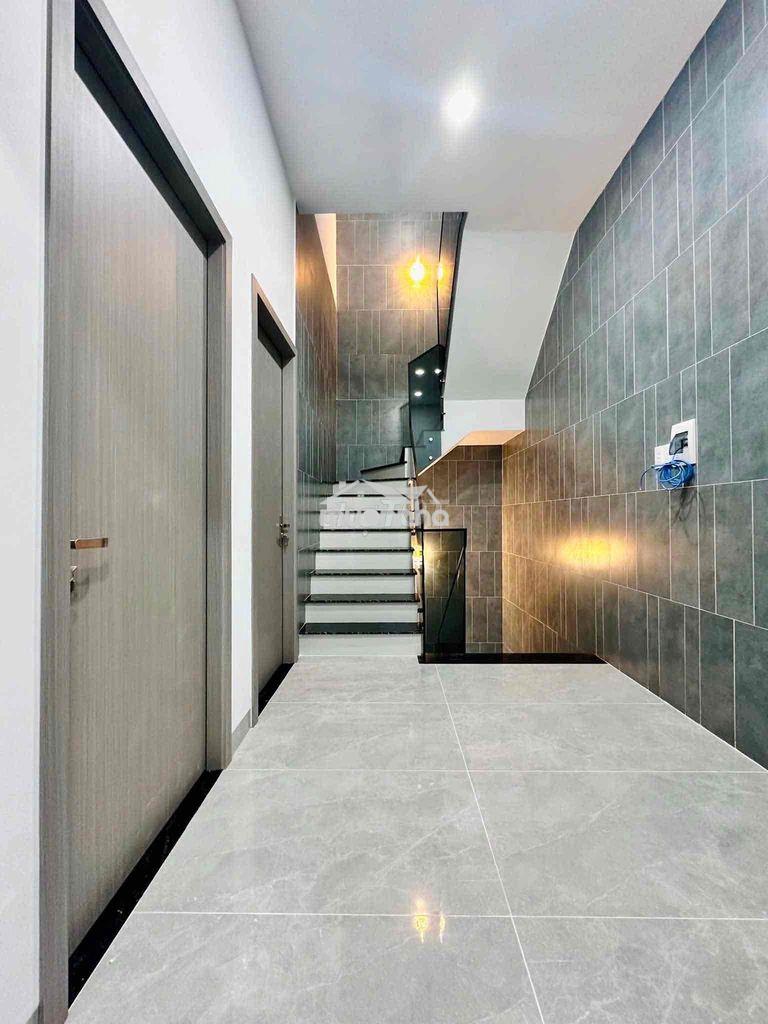 Nhà đẹp phú hoà hẽm lê hồng phong , nhựa 5m gần chợ. ngang 7m ,3 tầng - 4