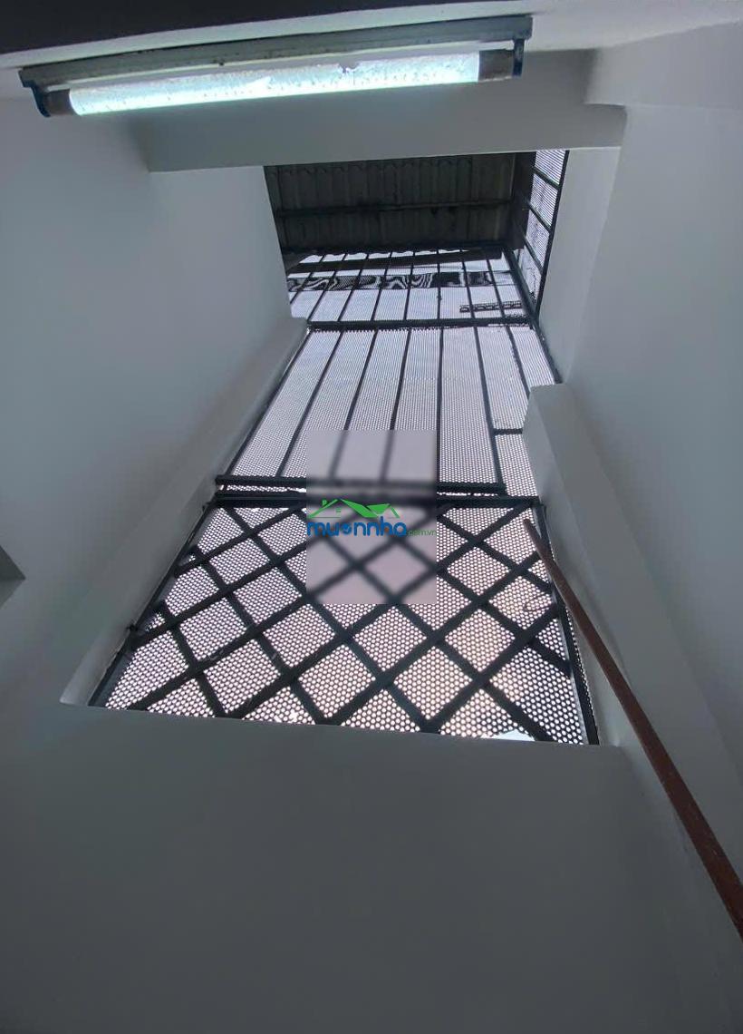Bán nhà kiên cố cách đường nhựa 50m - giá chốt 565 triệu - 2
