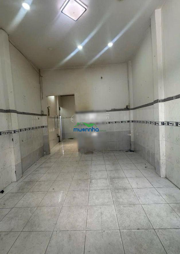 Bán nhà gần vòng xoay hậu giang - 3 tầng - dt 58 m² - chỉ nhỉnh 5 tỷ.