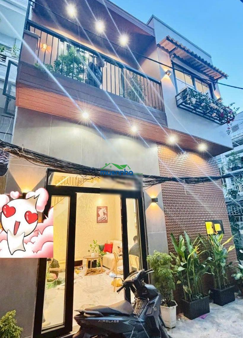 Nhà đẹp, nội thất hiện đại, dọn vào ở ngay. hơn 5 đồng xíu (tl)