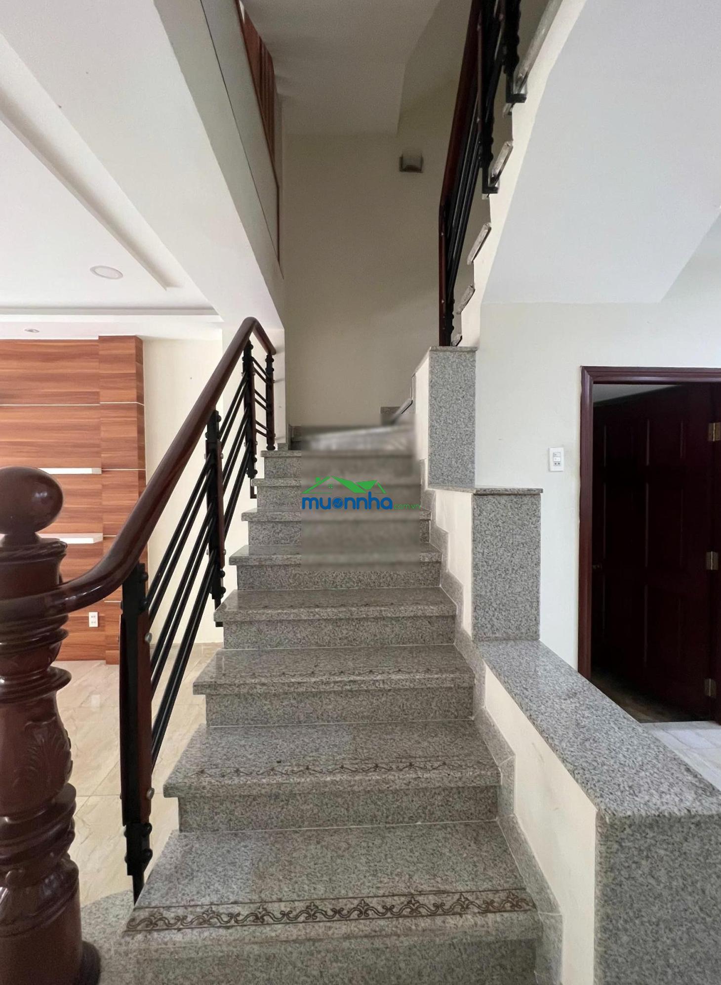 Xe hơi ngủ trong nhà nguyễn sỹ sách, p. 15 tân bình dt: 4.2 x 12m cn: 50,2m2 5 tầng chỉ 7,7 tỷ tl !
