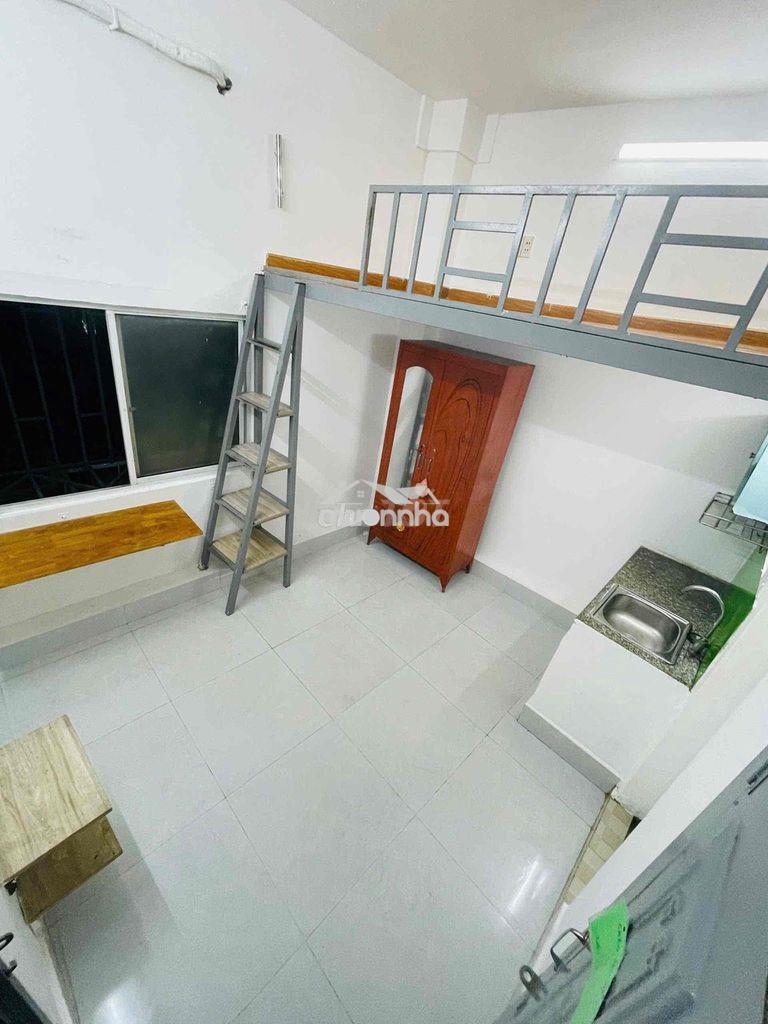 Phòng bếp wc cửa sổ máy lạnh *** nhi